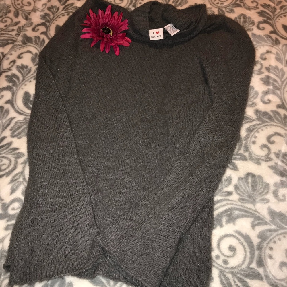 I ❤️ NEXT ERA GRAY SWEATER SIZE L
